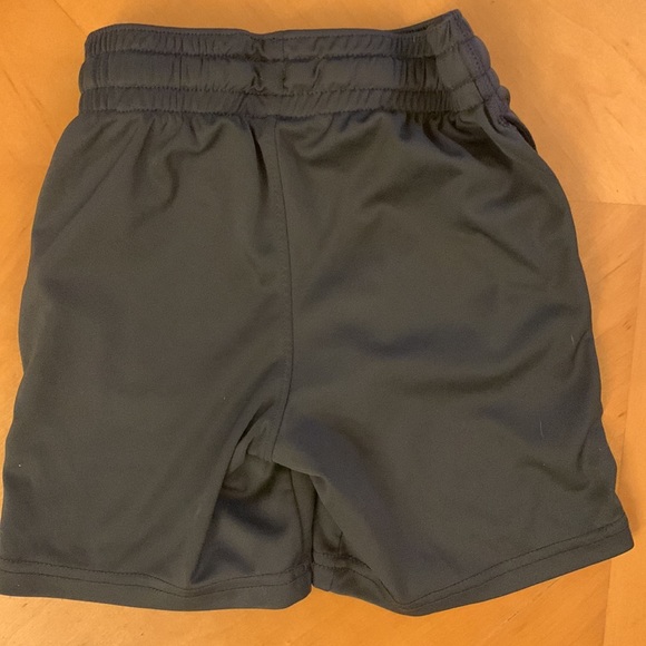 Cat & Jack size 3T shorts - Picture 5 of 5